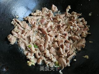 孜然羊肉盖浇面的做法步骤:4