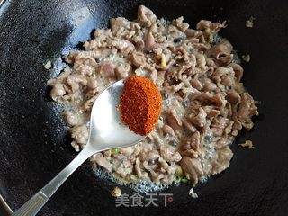 孜然羊肉盖浇面的做法步骤:5