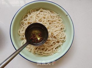 孜然羊肉盖浇面的做法步骤:10