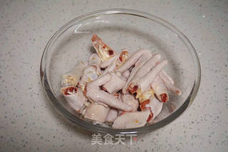 傣味柠檬泡鸡爪的做法步骤:2