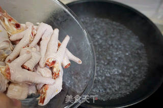 傣味柠檬泡鸡爪的做法步骤:3