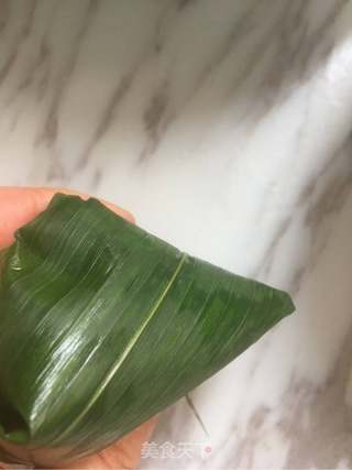 鲜肉香菇粽的做法步骤:20