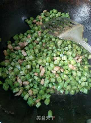 豆角炒饭的做法步骤：4