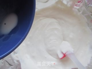 #ACA第四届烘焙大赛#造色情怀 酸奶树莓慕斯的做法步骤:5