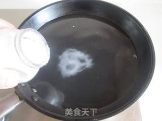 凉拌蒜薹的做法步骤:2