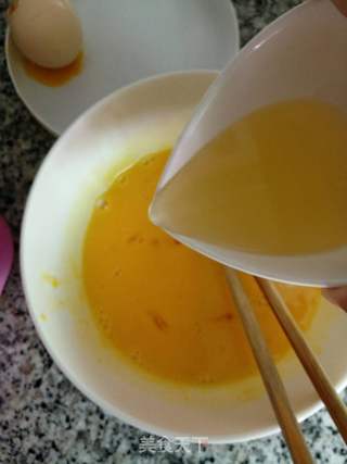 小汽车生日蛋糕(麦昆版汽车蛋糕)的做法步骤:2