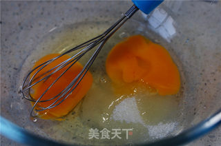 #ACA第四届烘焙大赛#造色情怀 烤鸡蛋布丁的做法步骤:2