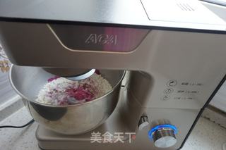 #ACA第四届烘焙大赛#造色情怀 火龙果花朵排包的做法步骤：4