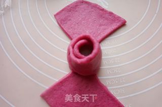 #ACA第四届烘焙大赛#造色情怀 火龙果花朵排包的做法步骤：14