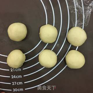 #ACA第四届烘焙大赛#造色情怀 活力向日葵面包的做法步骤：10