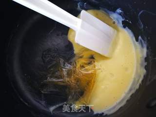 #ACA第四届烘焙大赛#造色情怀 樱桃慕斯泡芙塔的做法步骤:3