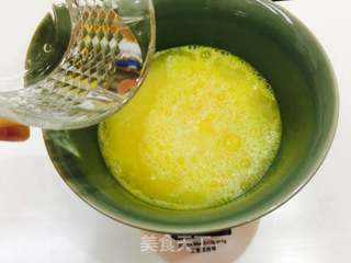 为闺女练好厨艺——嫩滑鸡蛋羹的做法步骤:3