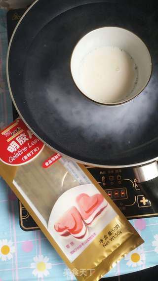 草莓慕斯蛋糕的做法步骤:4