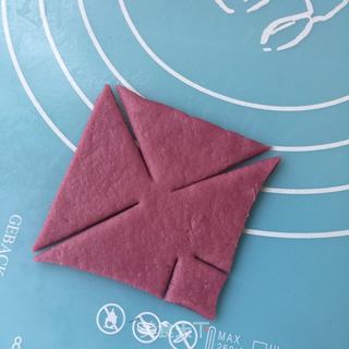 #ACA第四届烘焙大赛#造色情怀 紫薯兰花饼干的做法步骤:8