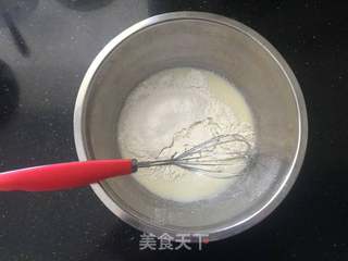 #ACA第四届烘焙大赛#造色情怀 粉色草莓蛋糕卷的做法步骤:3