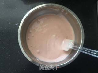 #ACA第四届烘焙大赛#造色情怀 粉色草莓蛋糕卷的做法步骤:13