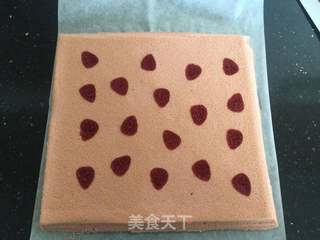 #ACA第四届烘焙大赛#造色情怀 粉色草莓蛋糕卷的做法步骤:19