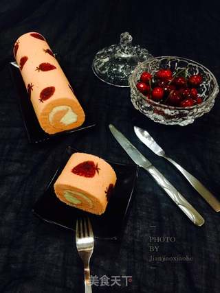 #ACA第四届烘焙大赛#造色情怀 粉色草莓蛋糕卷的做法步骤:24
