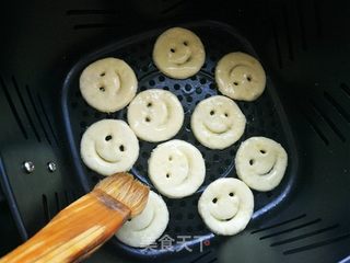 六一儿童节美食--笑脸土豆饼的做法步骤:8