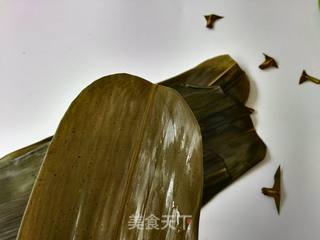 红豆花生红枣粽的做法步骤:3