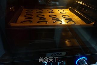 #ACA第四届烘焙大赛#造色情怀 黑天鹅泡芙的做法步骤:11