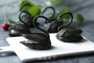 #ACA第四届烘焙大赛#造色情怀 黑天鹅泡芙的做法步骤:19