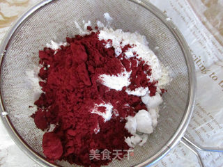 #ACA第四届烘焙大赛#造色情怀 红丝绒甜甜圈蛋糕的做法步骤:3