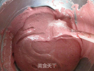#ACA第四届烘焙大赛#造色情怀 红丝绒甜甜圈蛋糕的做法步骤:11