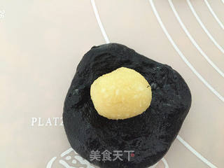 #ACA第四届烘焙大赛#造色情怀 米奇挤挤面包的做法步骤:7