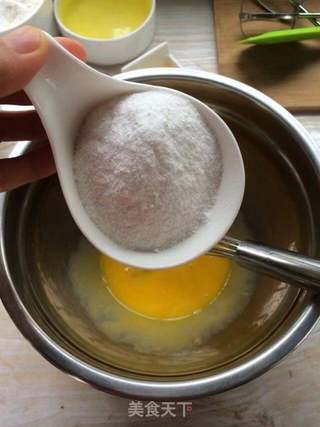 #ACA第四届烘焙大赛#造色情怀 芒果夹心慕斯蛋糕的做法步骤:2