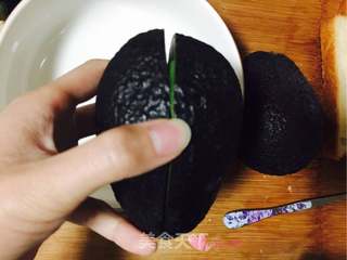 牛油果芝士三文治的做法步骤:2
