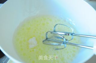 #ACA第四届烘焙大赛#造色情怀 香蕉戚风蛋糕的做法步骤：9