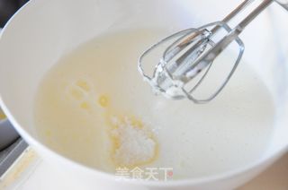 #ACA第四届烘焙大赛#造色情怀 香蕉戚风蛋糕的做法步骤：10