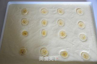 #ACA第四届烘焙大赛#造色情怀 香蕉戚风蛋糕的做法步骤：16