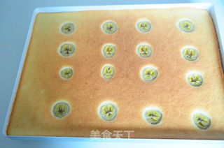 #ACA第四届烘焙大赛#造色情怀 香蕉戚风蛋糕的做法步骤：18