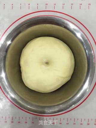 #ACA第四届烘焙大赛#造色情怀 小熊豆沙面包的做法步骤:6