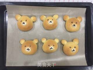 #ACA第四届烘焙大赛#造色情怀 小熊豆沙面包的做法步骤:17