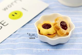 #ACA第四届烘焙大赛#造色情怀 果酱夹心小甜饼的做法步骤：10