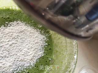 #ACA第四届烘焙大赛#造色情怀 菠菜泥蛋糕卷的做法步骤:6