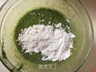 #ACA第四届烘焙大赛#造色情怀 菠菜泥蛋糕卷的做法步骤:5