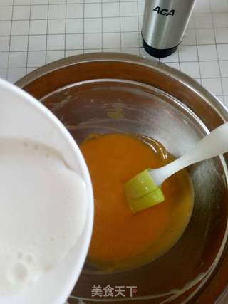 #ACA第四届烘焙大赛#造色情怀 芒果酸奶慕斯的做法步骤:5