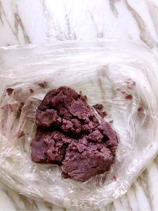 #ACA第四届烘焙大赛#造色情怀 紫薯蝴蝶饼干的做法步骤:2