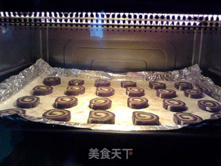 #ACA第四届烘焙大赛#造色情怀 三色旋纹饼干的做法步骤:22