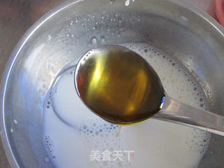#ACA第四届烘焙大赛#造色情怀# 火龙果冰激凌的做法步骤:2