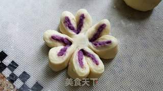 #ACA第四届烘焙大赛#造色情怀 紫薯花朵面包的做法步骤：12