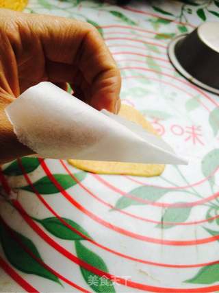#ACA第四届烘焙大赛#造色情怀 胡萝卜马蹄莲饼干的做法步骤:6