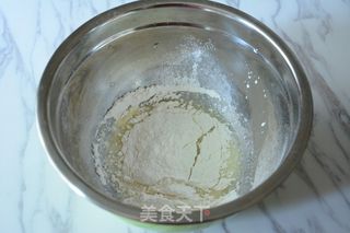 #ACA第四届烘焙大赛#造色情怀 巧克力花蛋糕的做法步骤:2