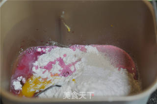 #ACA第四届烘焙大赛#造色情怀 苋菜汁桃花包的做法步骤:3