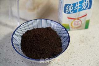 #ACA第四届烘焙大赛#造色情怀 巧克力拿铁的做法步骤：1