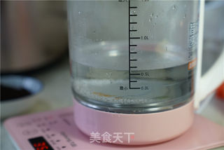 #ACA第四届烘焙大赛#造色情怀 巧克力拿铁的做法步骤：2
